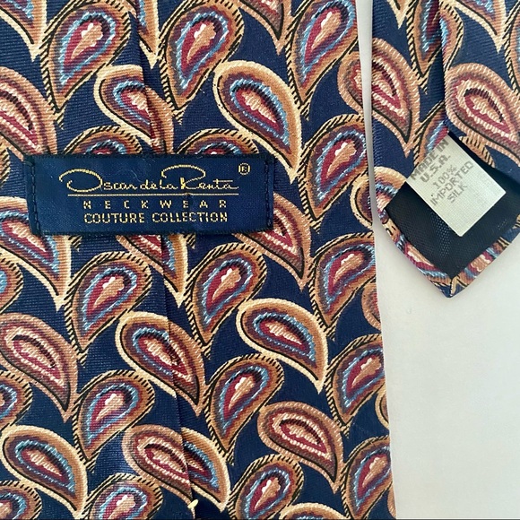 Vintage Oscar de la Renta Couture Collection Classic Silk Peacock Tie - Picture 4 of 5